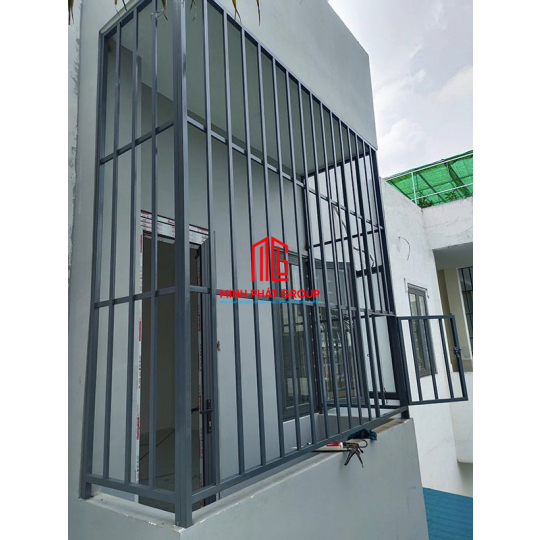 Khung sắt bảo vệ ban công